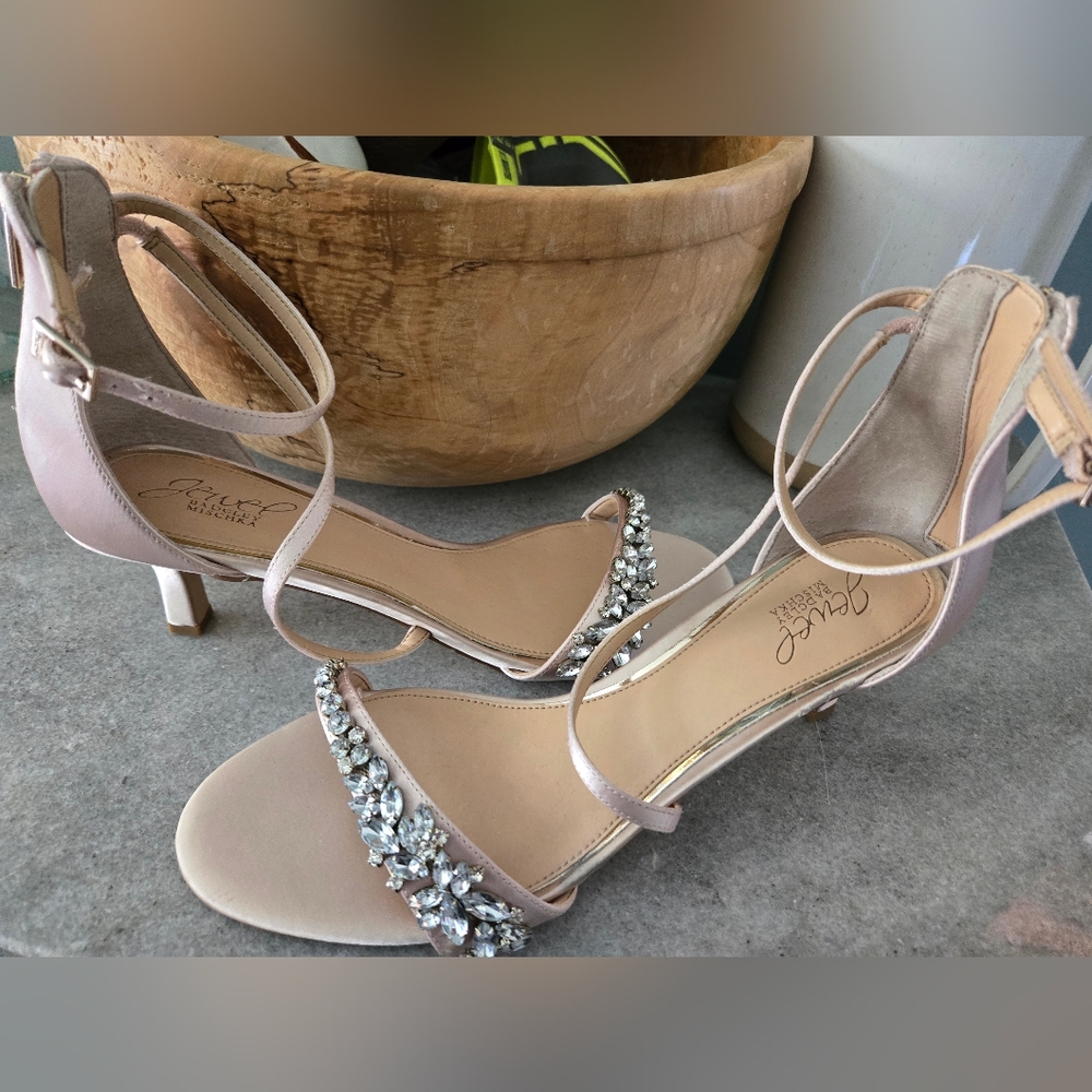 Size 9 Badgley Mischka